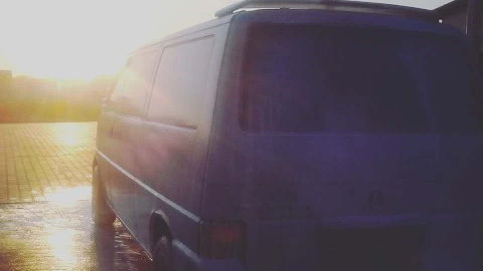 Volkswagen Transporter Сірий металік 2.5TDI 4