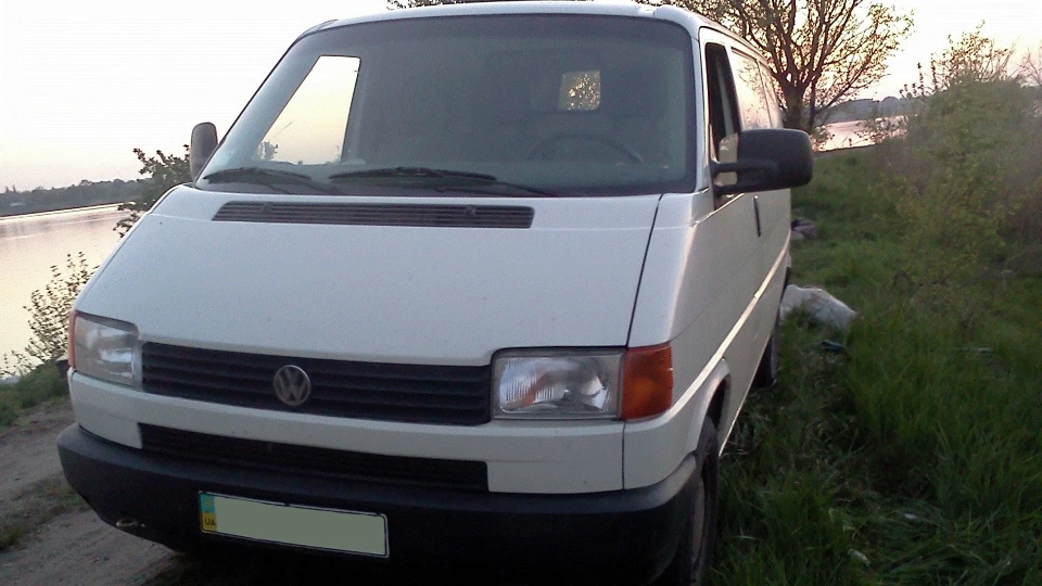 Volkswagen Transporter White Pike 2