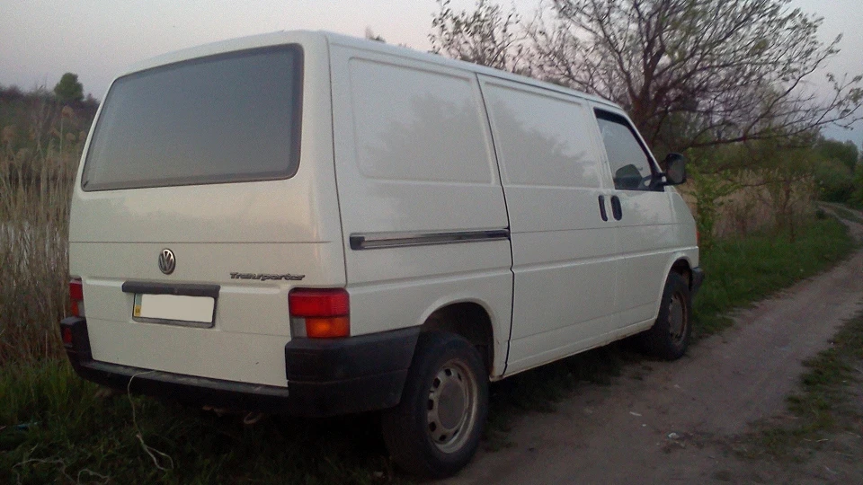 Volkswagen Transporter White Pike 3