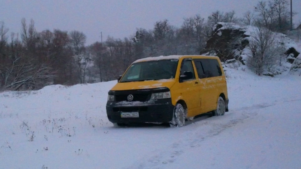 Volkswagen Transporter Yellow RadioRoks 4x4 3