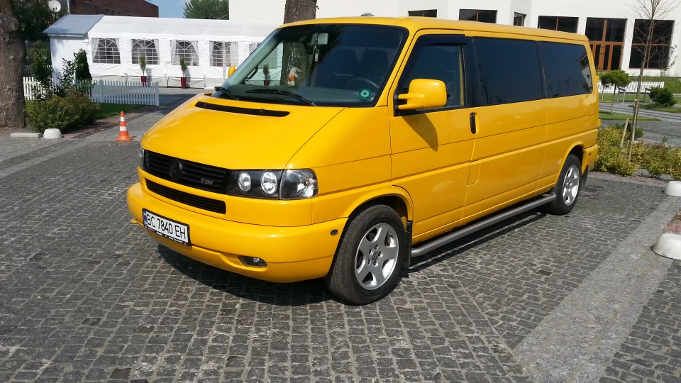 Volkswagen Transporter Yellow Submarine 3