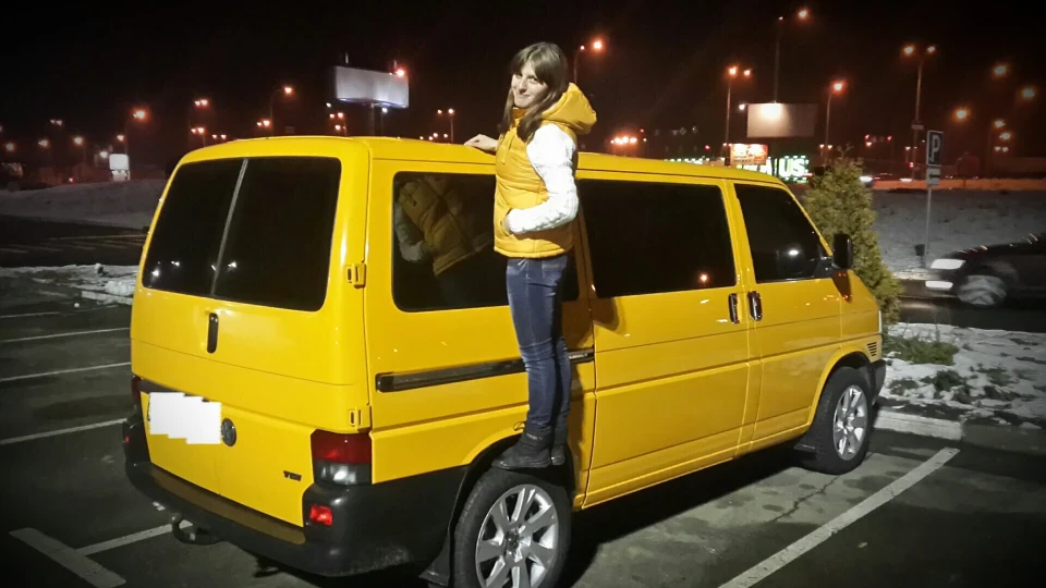 Volkswagen Transporter Yellow Sun 2