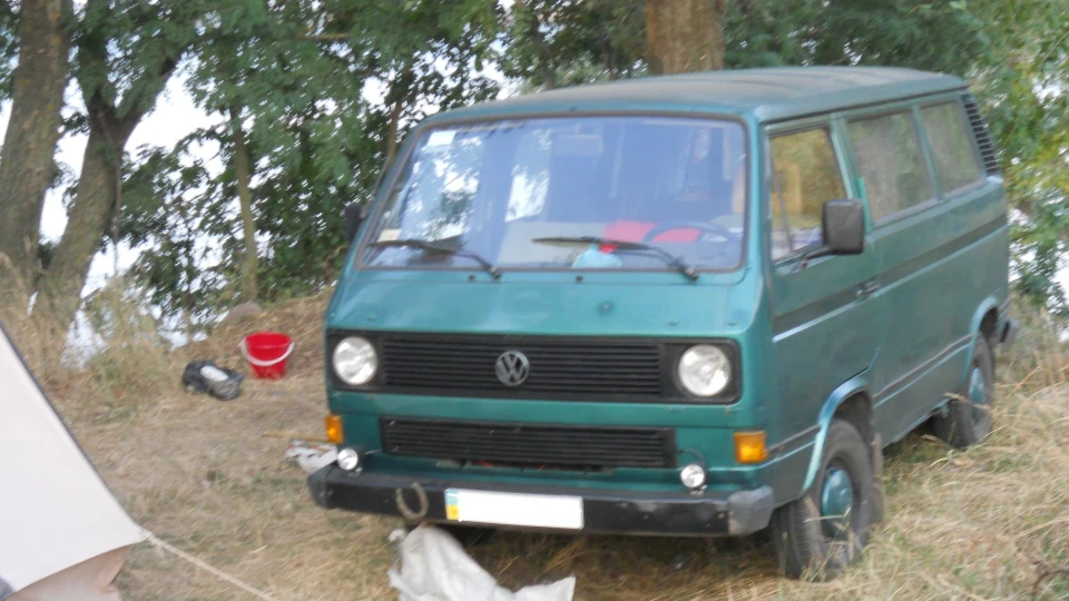 Volkswagen Transporter зелений фургон 4