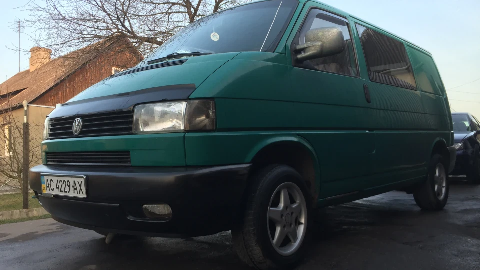 Volkswagen Transporter Зелений майже мультиван 2