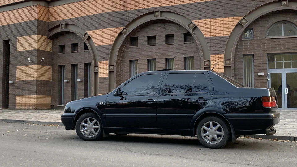 Volkswagen Vento 2