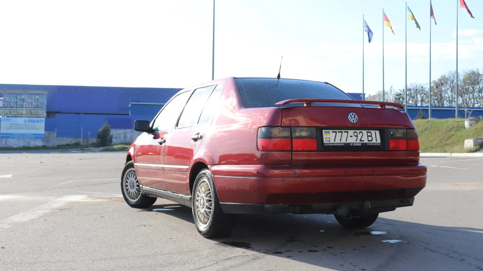 Volkswagen Vento 3