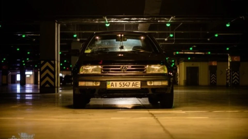 Volkswagen Vento 1.8 ABS 3