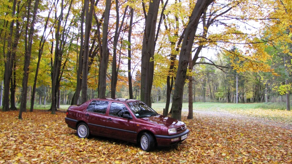 Volkswagen Vento 1.8 GLX 2