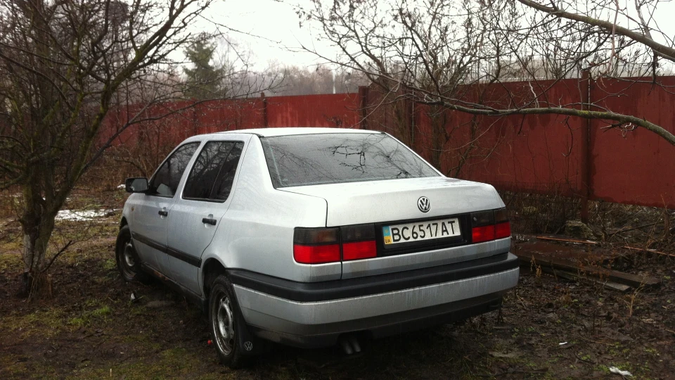 Volkswagen Vento 1.9 AEY 2