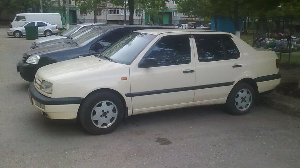 Volkswagen Vento 1.9 DIESEL 3