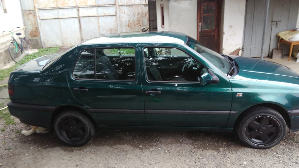Volkswagen Vento 1.9 TD AAZ 2