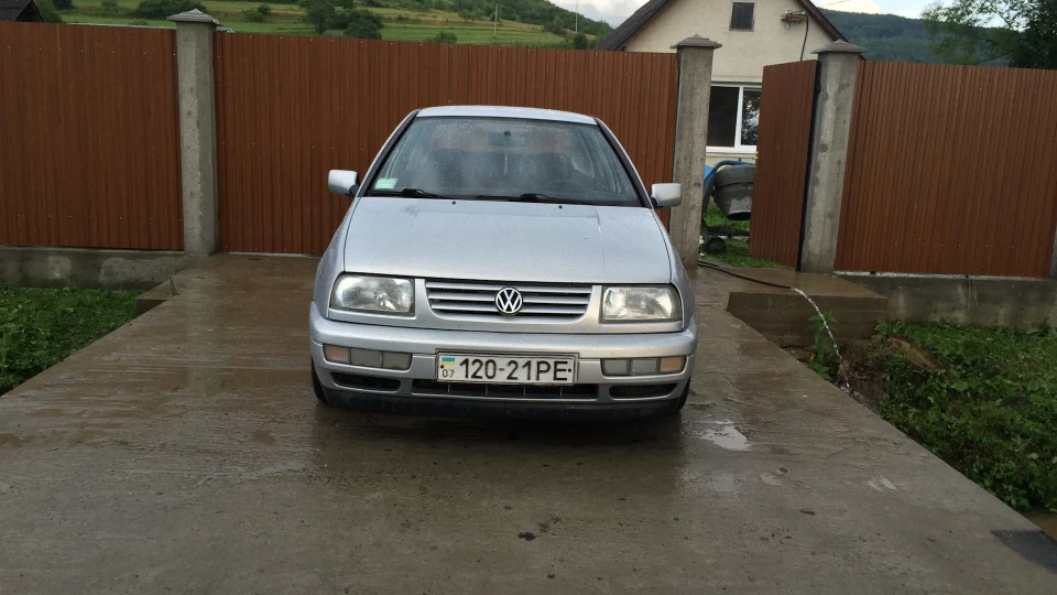 Volkswagen Vento 1.9 TD 2