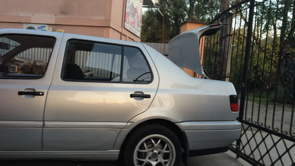 Volkswagen Vento 1.9 TD 4