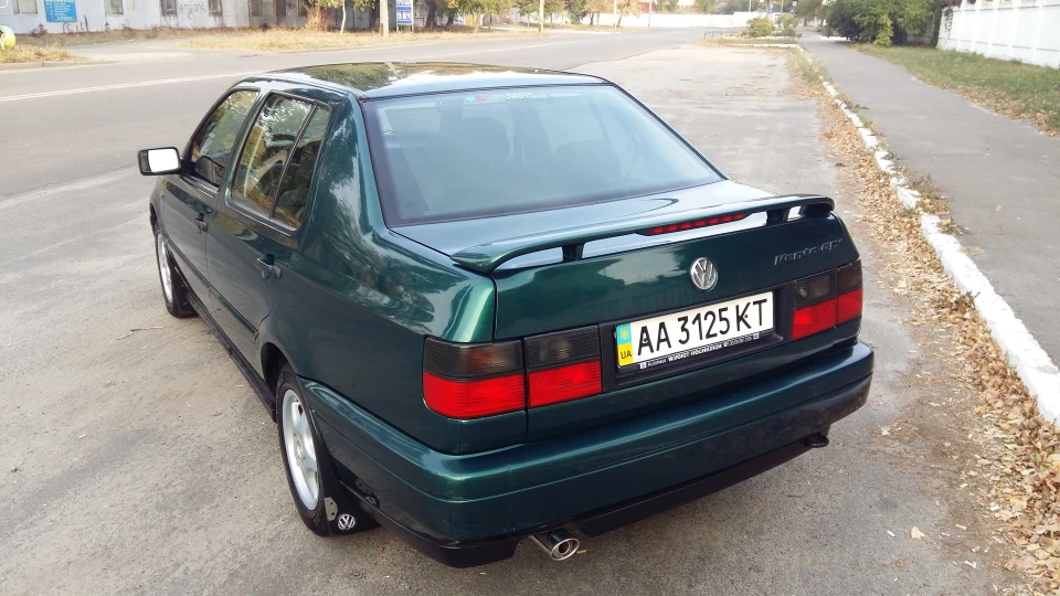 Volkswagen Vento 2.0 GLX 3