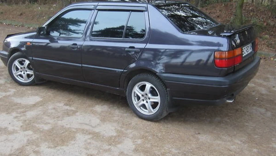 Volkswagen Vento 2.0 GT 4