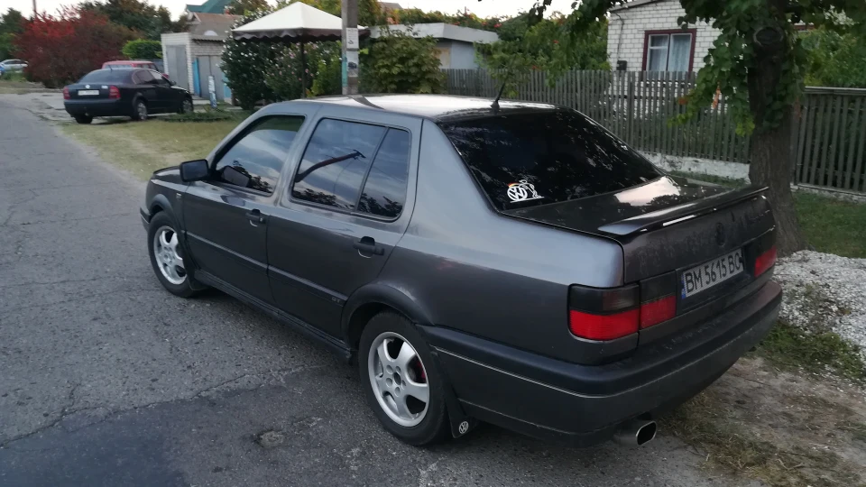 Volkswagen Vento 2.0 GT 4