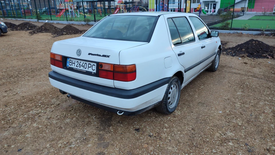 Volkswagen Vento Білий 1.8 моноінжектор 5