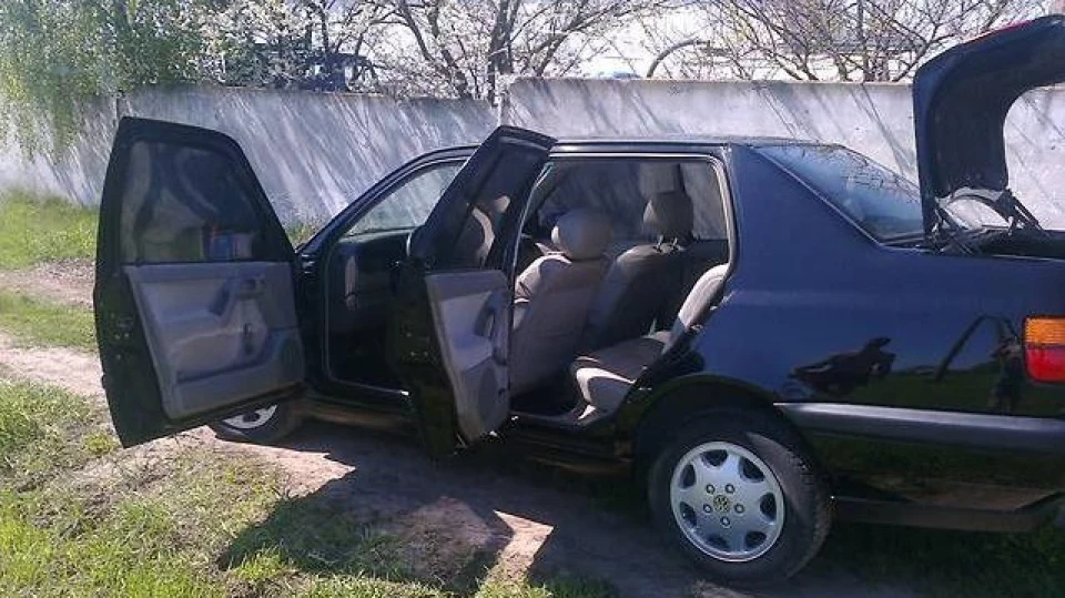 Volkswagen Vento Чорна ластівка 4