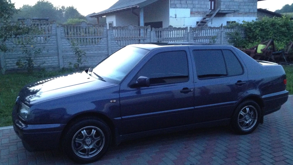Volkswagen Vento GLX 2