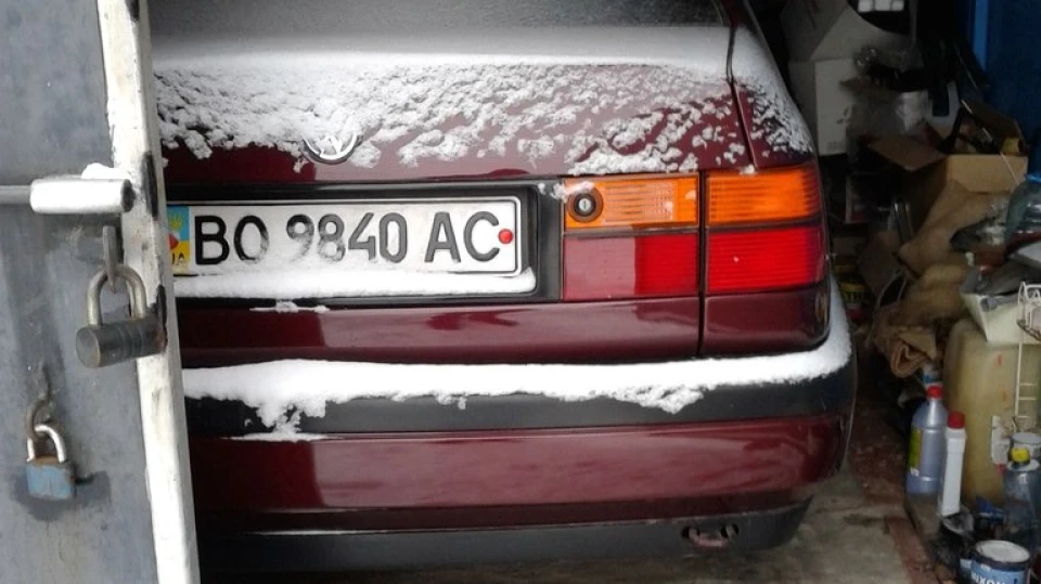 Volkswagen Vento красний металик, GL