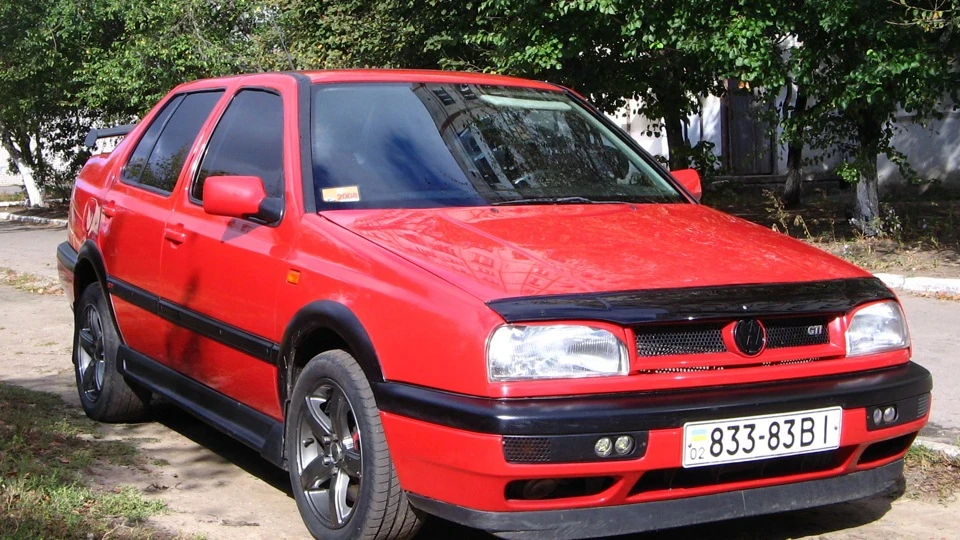Volkswagen Vento Червоний 2,0I GTi