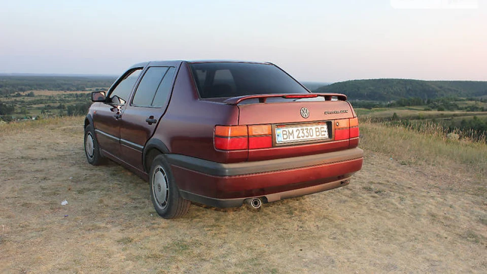 Volkswagen Vento Червоний красень 1.8 аам 5
