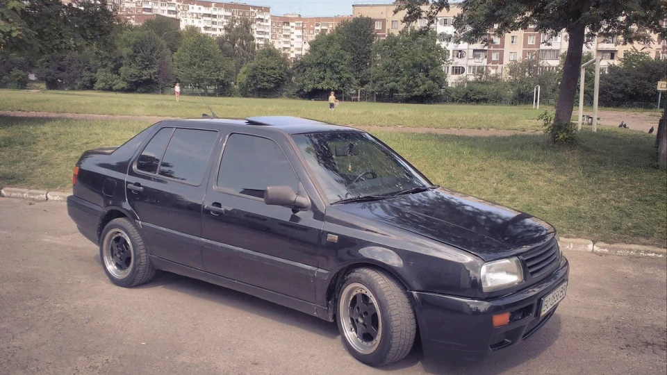 Volkswagen Vento Venera 2