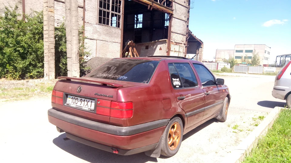 Volkswagen Vento вовчак з Wolfsburg'a