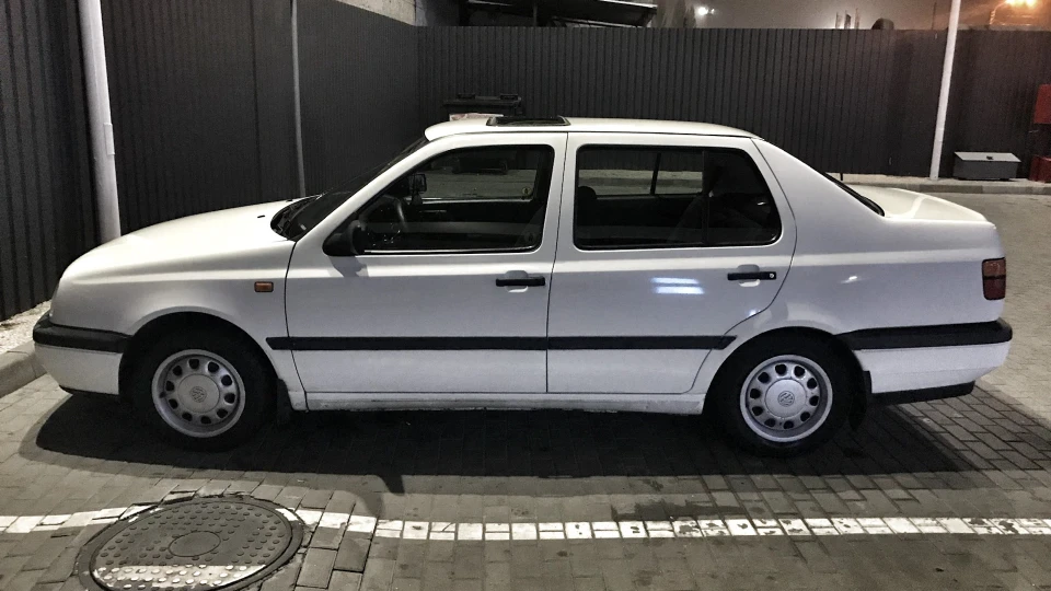 Volkswagen Vento White supremacy 2