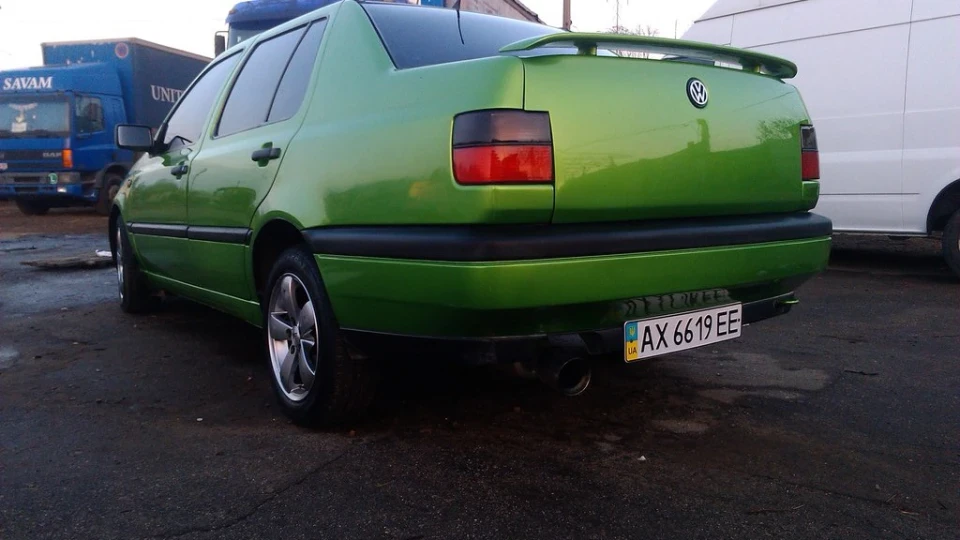 Volkswagen Vento Зелений металік=) 2.0 л 2
