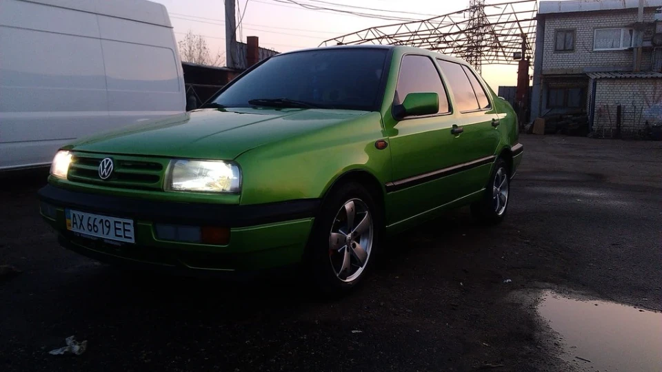 Volkswagen Vento Зелений металік=) 2.0 л 5