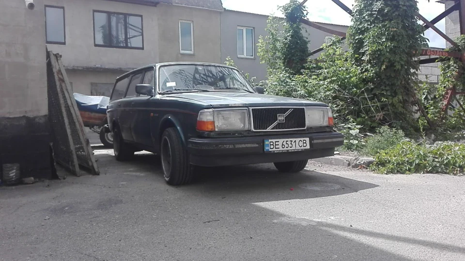Volvo 240 Big Brick