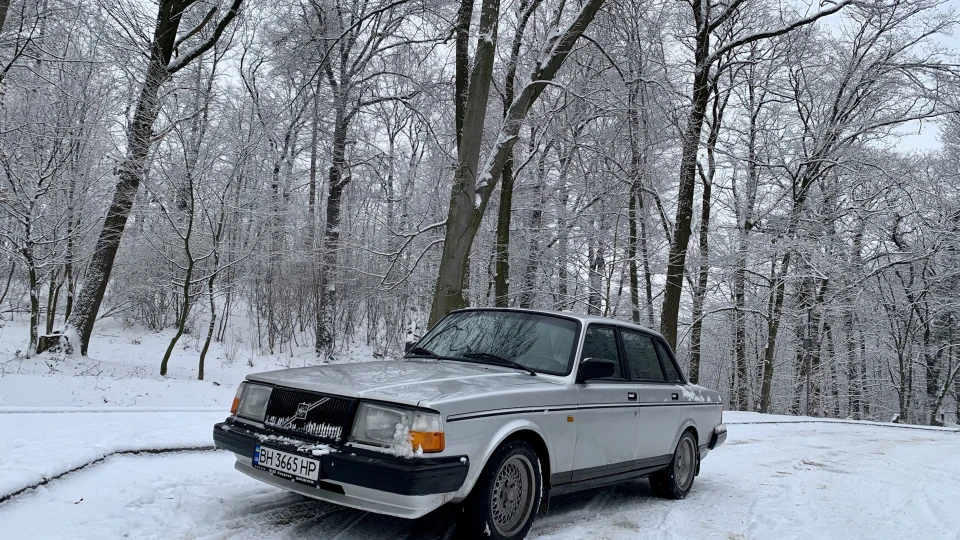 Volvo 240 GLT 2