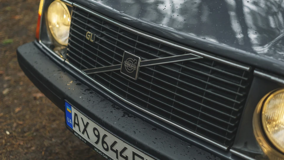 Volvo 242 3