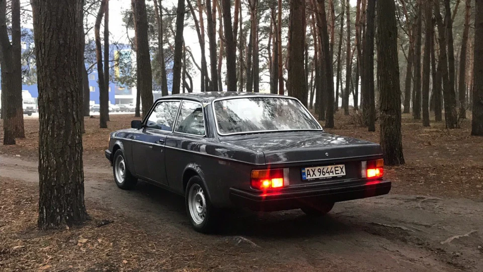 Volvo 242 5