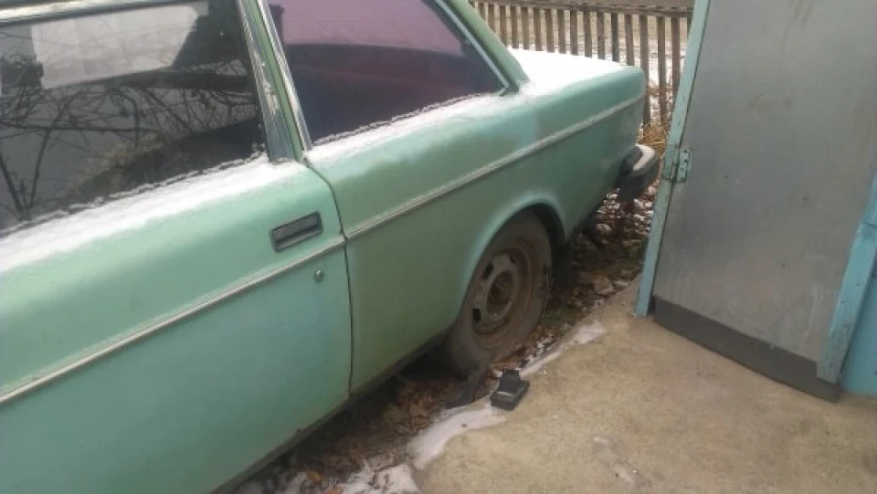 Volvo 242 DL 2