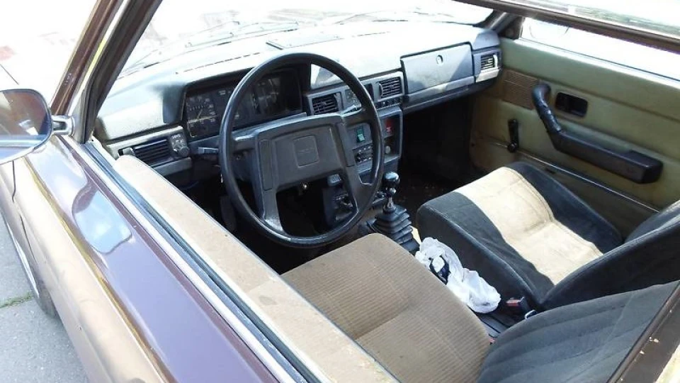 Volvo 242 GL 2