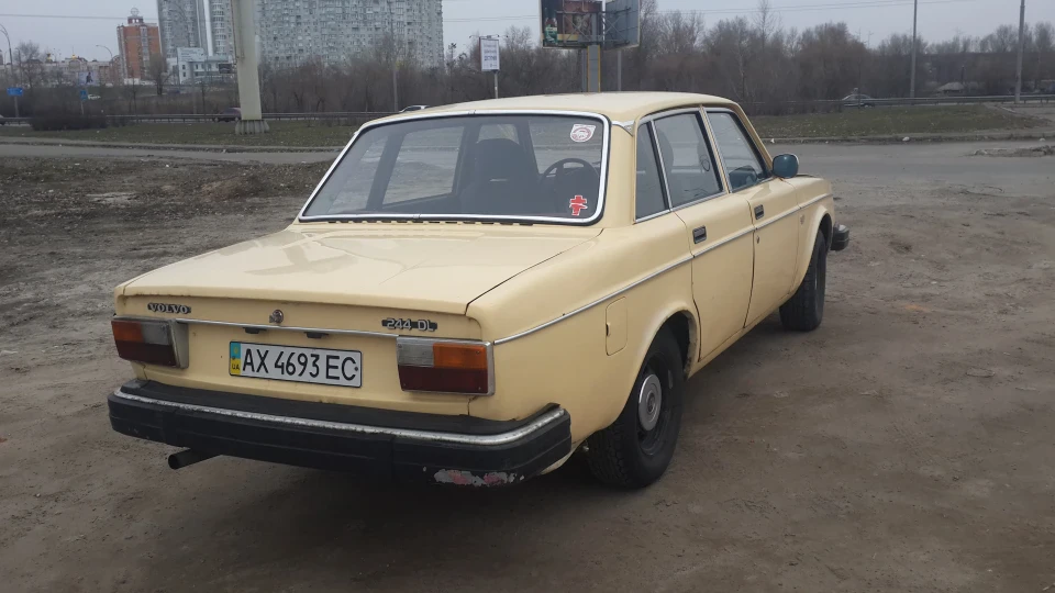 Volvo 244 🇸🇪 4