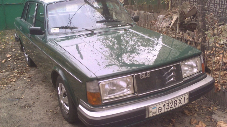 Volvo 244 2,1 GLE 2
