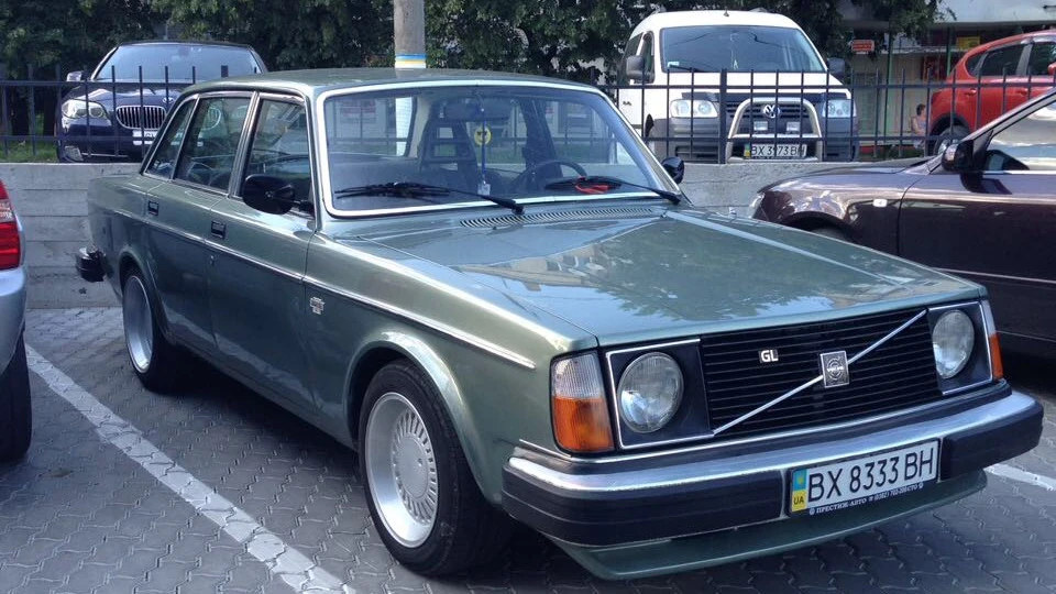 Volvo 244 Бабуся Валя 2