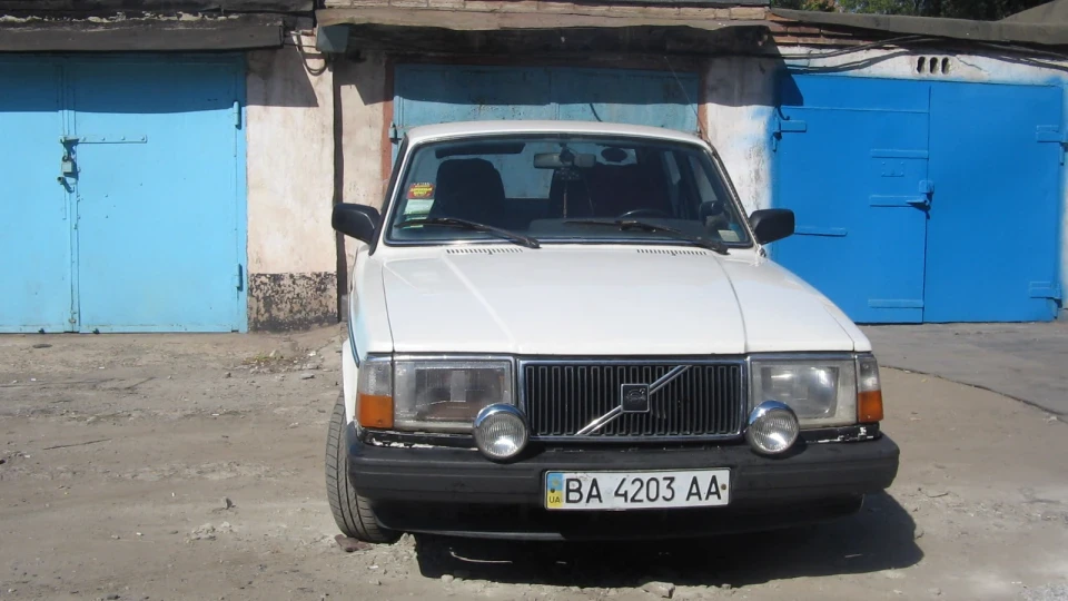 Volvo 244 DL 5