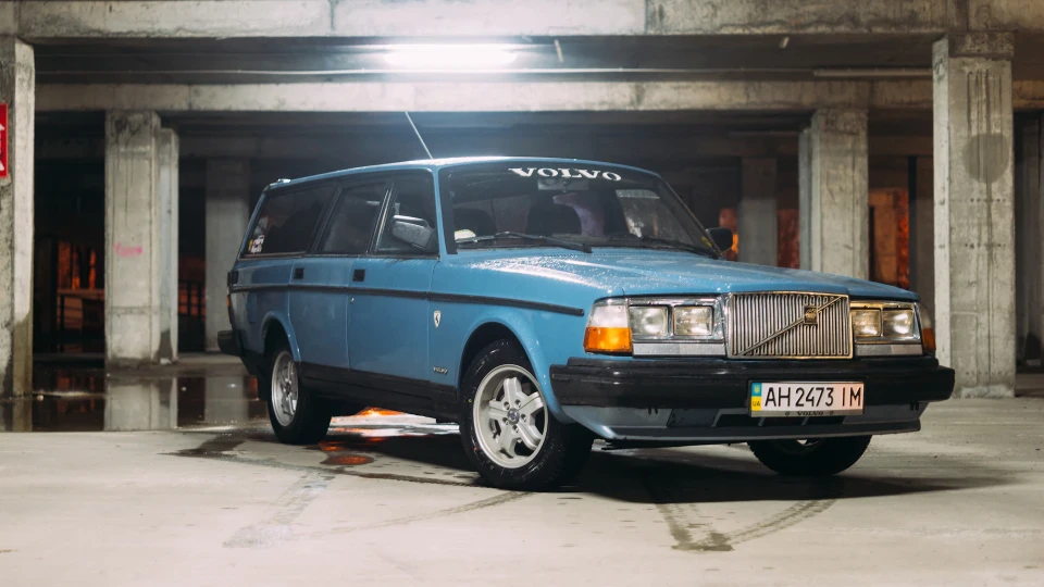 Volvo 245 lost cause 5