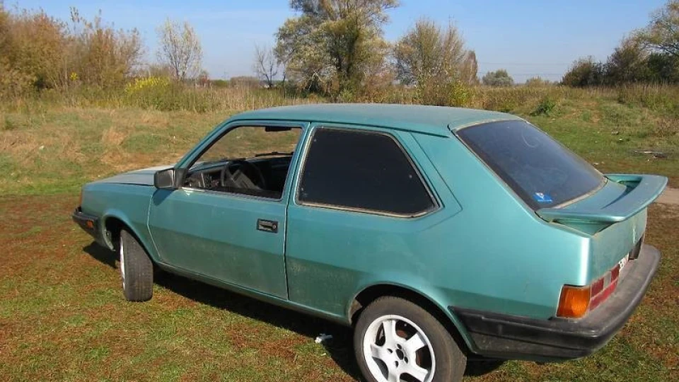 Volvo 340 1.7 k Swedish Exclusive 4
