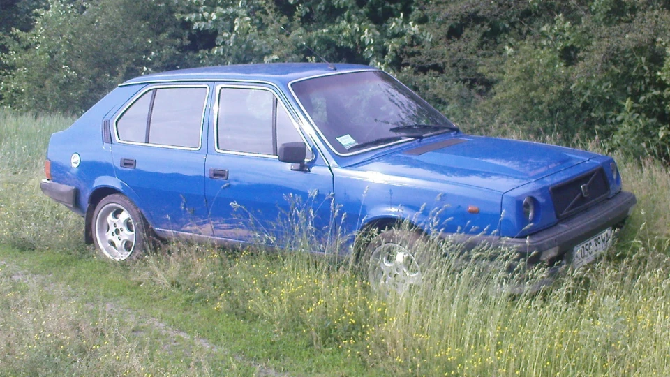 Volvo 340 GLS BatMobile 4