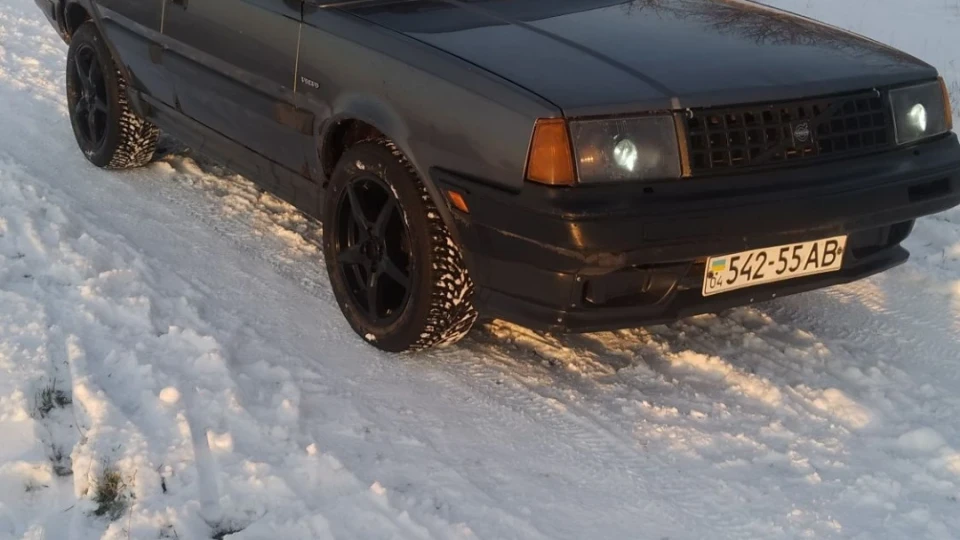 Volvo 360 Вольво 2.0л 2