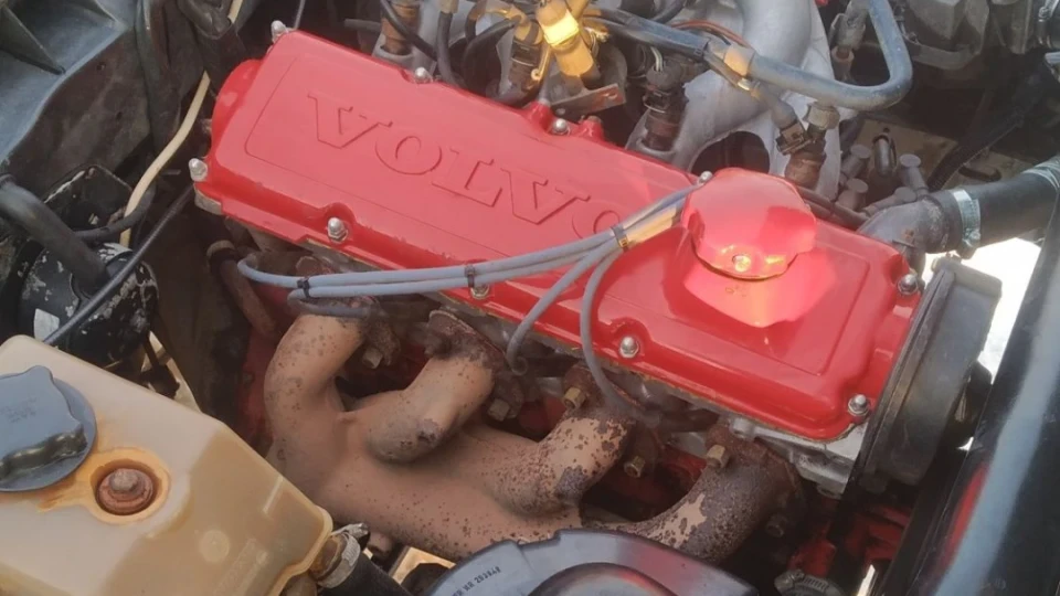 Volvo 360 Вольво 2.0л 4