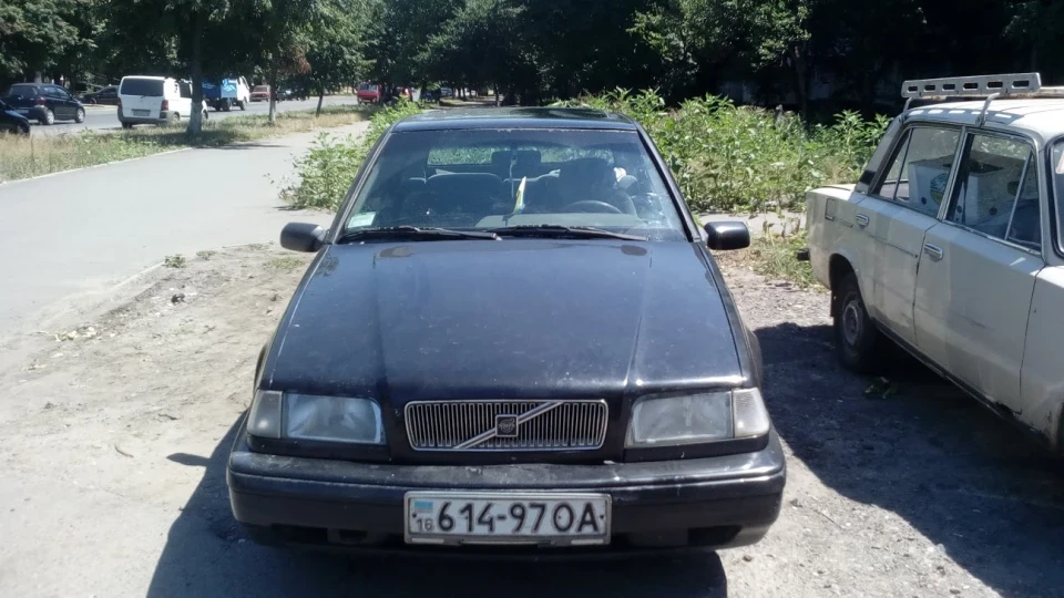 Volvo 440 Чорний металік з 1.8 2