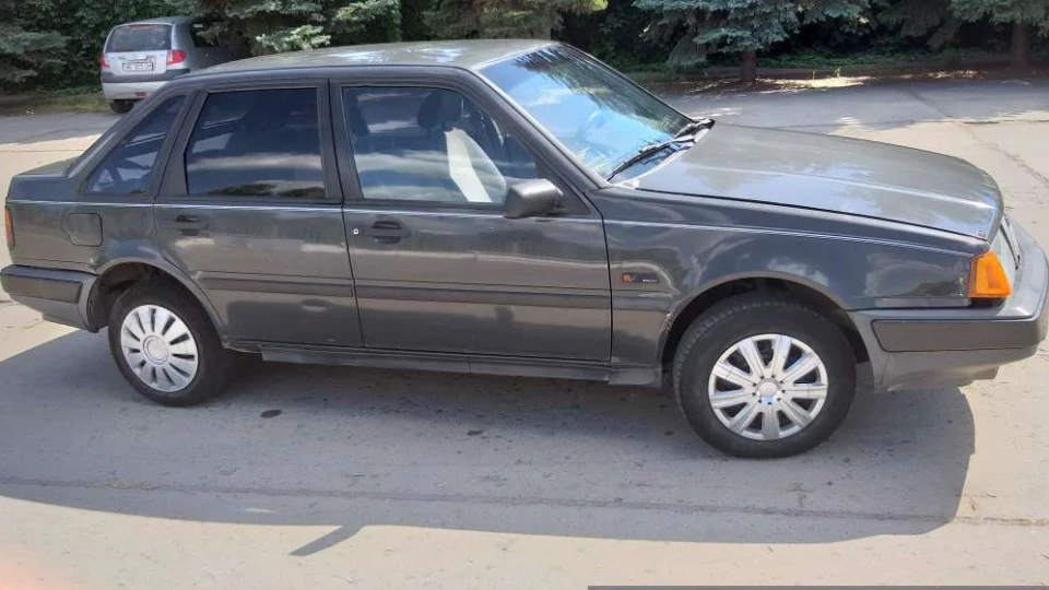 Volvo 440 мокрий асфальт, двигун1,7 3