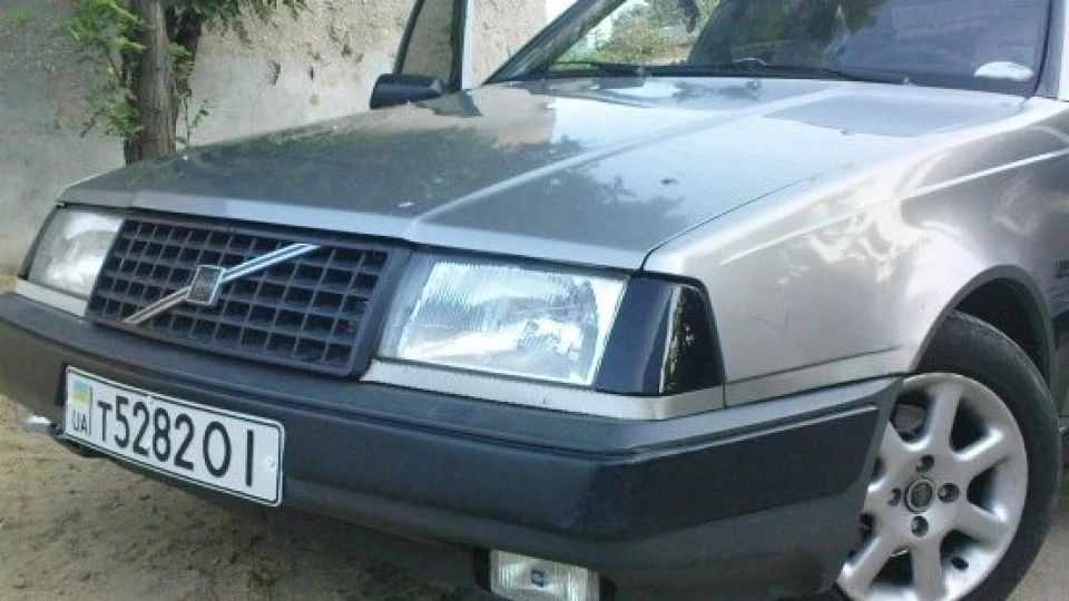 Volvo 440 TURBO_o