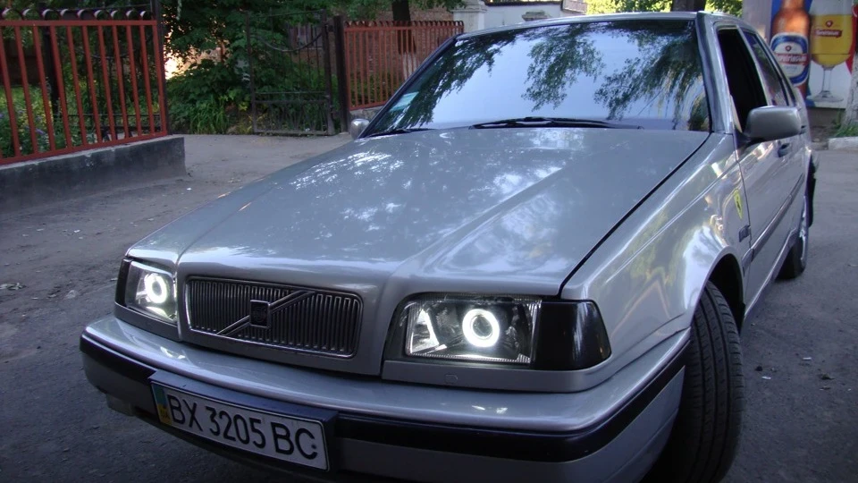 Volvo 460 :) 2